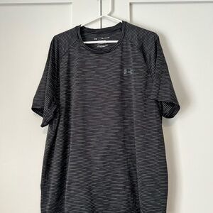 Men’s Under Armour Black Striped Shirt